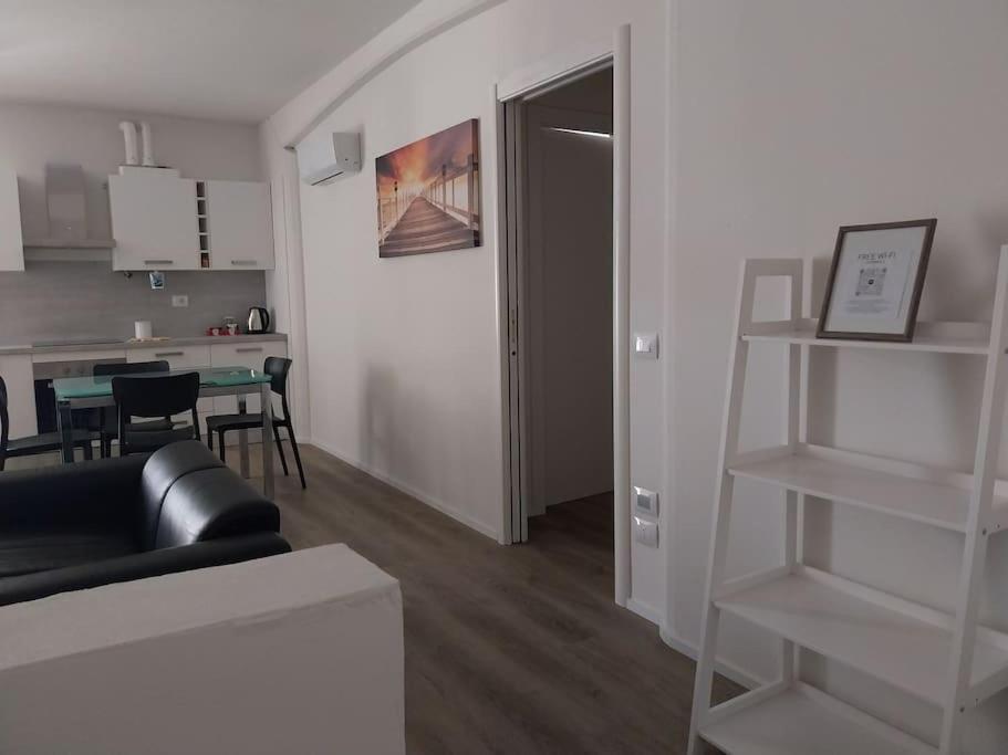 Appartamento Piazzetta Franchi ซานกัสชาโน อิน วัลดีเปซา ภายนอก รูปภาพ